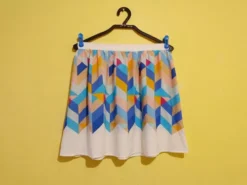 Falda Marca Everly Blanco Con Colores Talla Chica